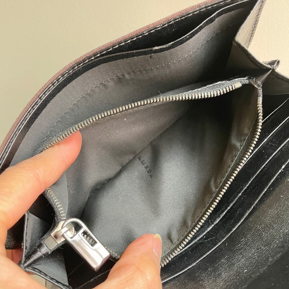 Authentic Fendi wallet - Picture 10 of 12